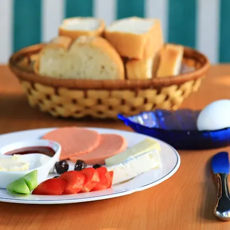 Sirin Bed & Breakfast 2*