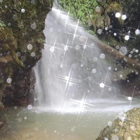 Sirin לינה וארוחת בוקר 2*