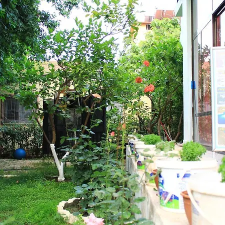 Sirin לינה וארוחת בוקר