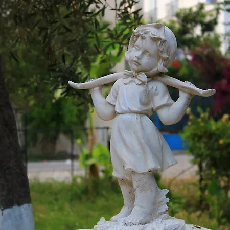 Sirin לינה וארוחת בוקר 2*